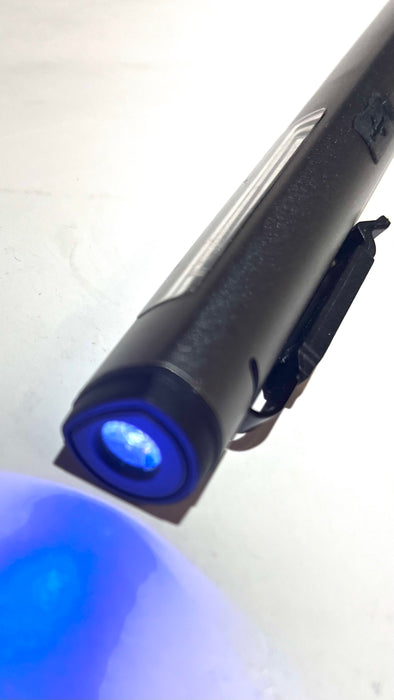 LAMPE TORCHE RECHARGEABLE MULTIFONCTION, TYPE STYLO