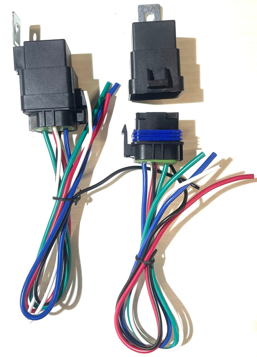 ENSEMBLE DE RELAIS ISOLÉ 12V -40A ATTACHE ET RÉPARTITEUR (B2B) (CNUM:8198258995)